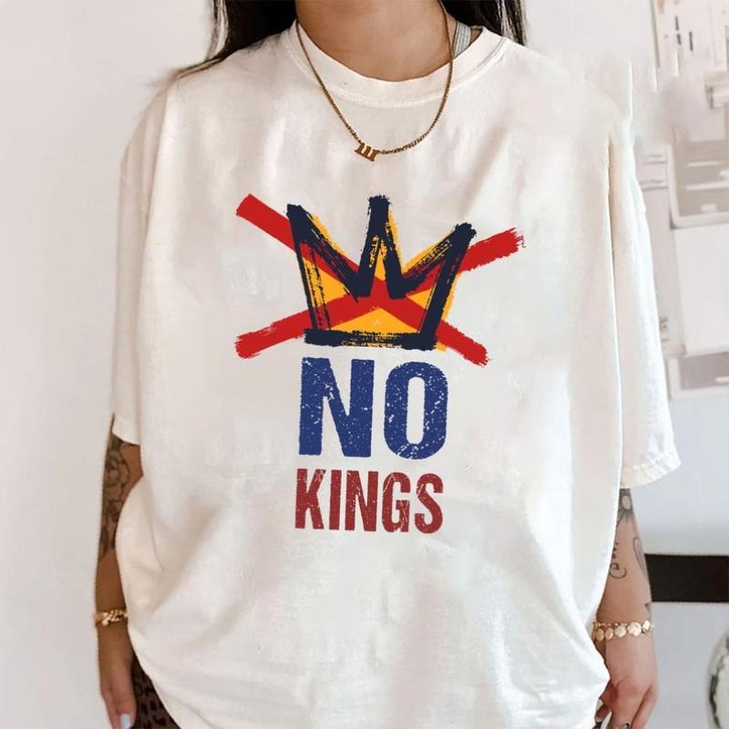 No Kings Anti Authoritarian Political Democracy Not Monarchy T-Shirt / Sweatshirt / Hoodie